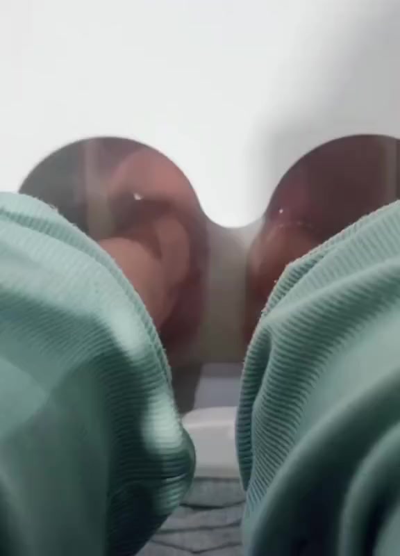 جهاز نقع القدم القابل للطي – راحتك تبدأ من قدميك!
بعد يوم طويل من التعب والوقوف، قدميك تستحق لحظة راحة وانتعاش 🦶💧
جهاز نقع القدم العصري يجمع بين الراحة، العملية، والتصميم الأنيق، ليمنحك تجربة سبا منزلية بكل سهولة!

🪷 المميزات:

قابل للطي والتخزين بسهولة، ما ياخذ مساحة أبداً – مثالي للبيت أو السفر ✔️

مادة قوية ومقاوم للحرارة، تخلّيك تستخدمه بأمان مع الماء الدافي أو الأعشاب والزيوت العطرية.

غطاء علوي مميز يمنع تطاير الماء ويحافظ على الحرارة أطول فترة.

فتحة مريحة لوضع الجوال أو التابلت حتى تسترخي وتشاهد شي تحبه أثناء الاستخدام.

مناسب للجميع – يساعد على تنشيط الدورة الدموية، تخفيف التورم والتعب، وتنعيم باطن القدم.

السعر  12  الاف
🚘يوجد خدمة توصيل لجميع محافظات العراق ٤ الاف🚘


**إذا كنت صاحب هذا الإعلان وتريد حذفه لأي سبب، رجاءا أرسل رسالة إلى الدعم الفني**