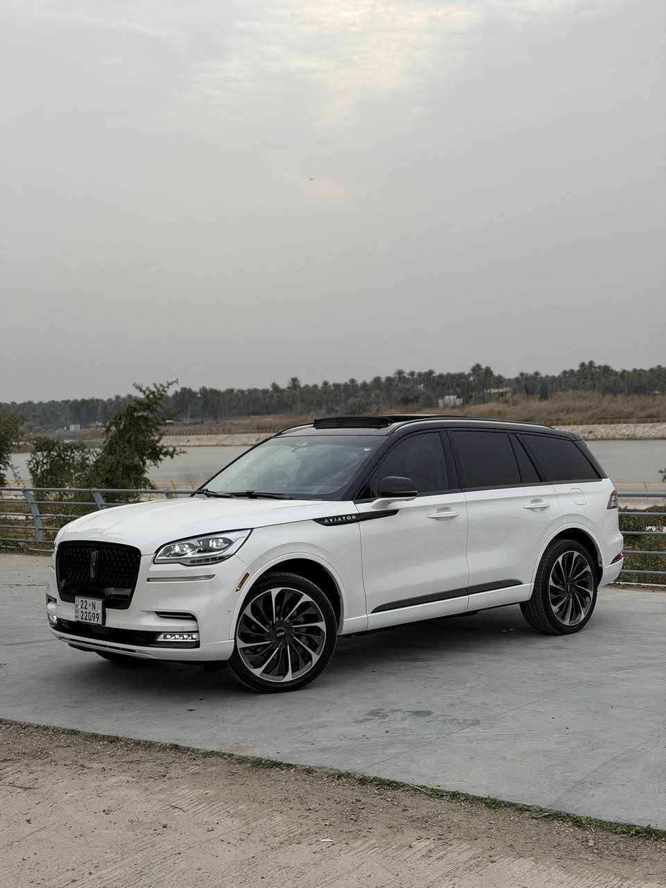 السلام عليكم 
((الصناعه آمريكا تابعه الى شركة فورد))
لينكولن اڤيتور موديل 2023
 محرك 3.5تون تيربو 🚀🚀
#مواصفاتها  
كشنات كهرباء 
رادار امامي
رادارات جانبية
كامرات 360
كير دكم 
يدات الأبواب بصمة
صندوق كهرباء
لايتات زنون +لد
كشافات لد
حساسات خلفي امامي
 هيترات بالكشنات
فتح وغلق الابواب كهرباء 
مقاعد مساج 
 7 راكب 
3 قطع تبريد
مري شفط
 حجم المكينة : 3500 تون تيربو
. تشغيل عن بعد
 ترحيب عن الاقتراب
فول مواصفات 1/1 جاهزة. 
ماشيه 31 الف
ضرر السياره ثلاث قطع 
جاملغ وبنيد وطخه في الجاملغ الخلفي 
سياره حادث سطحي بدون دواخل 
رقم اربيل  معها موافقه تظليل بالسنويه
السعر 325  
***********
