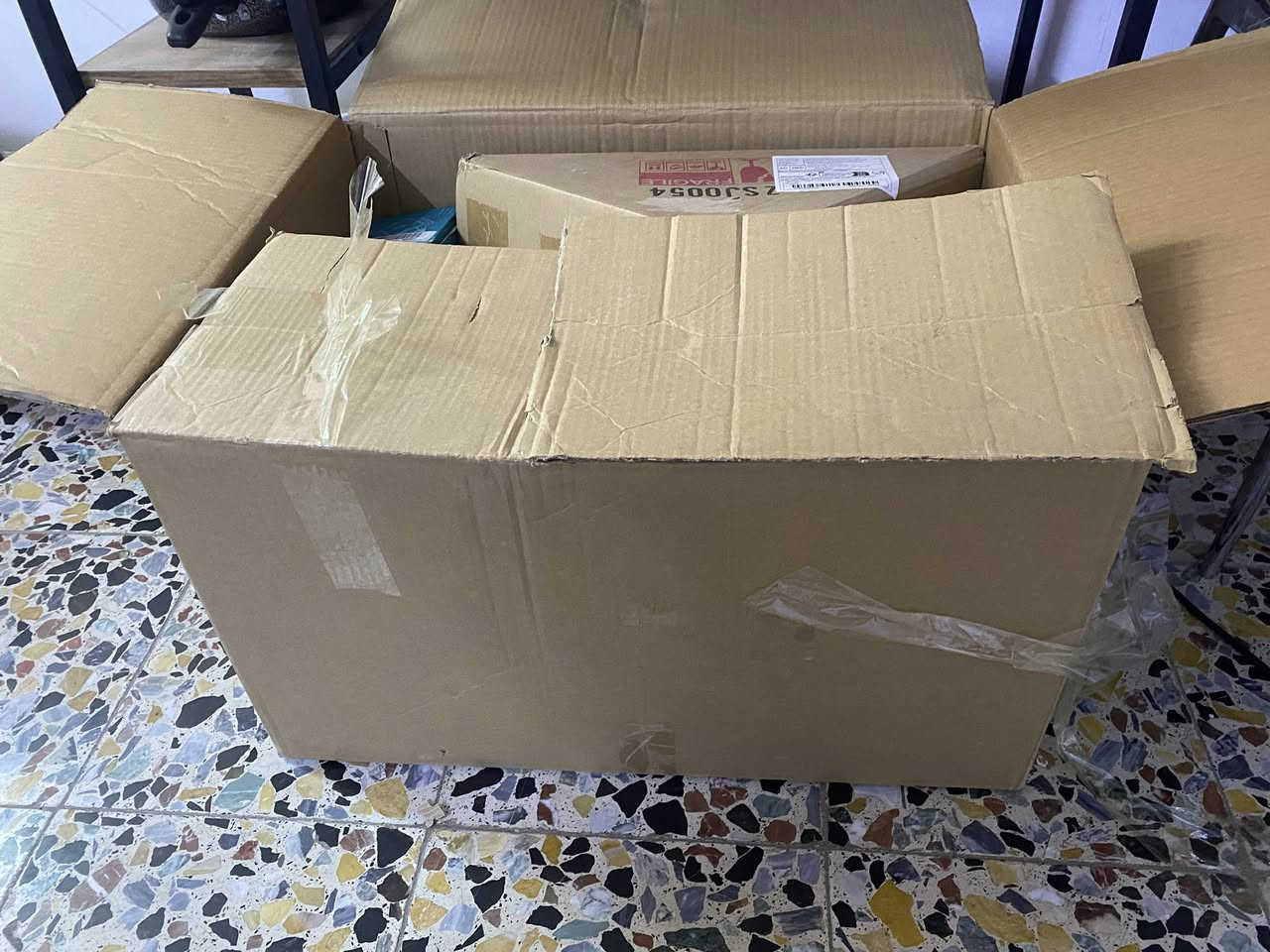 كارتون متروس  ربش الكتروني ملابس نواعم الحجم الدبل بس توصيل ١٥ الف ياخذون عليها اني ابيع كارتون كلها ٧٠  واصل وبلعافيه


**إذا كنت صاحب هذا الإعلان وتريد حذفه لأي سبب، رجاءا أرسل رسالة إلى الدعم الفني**