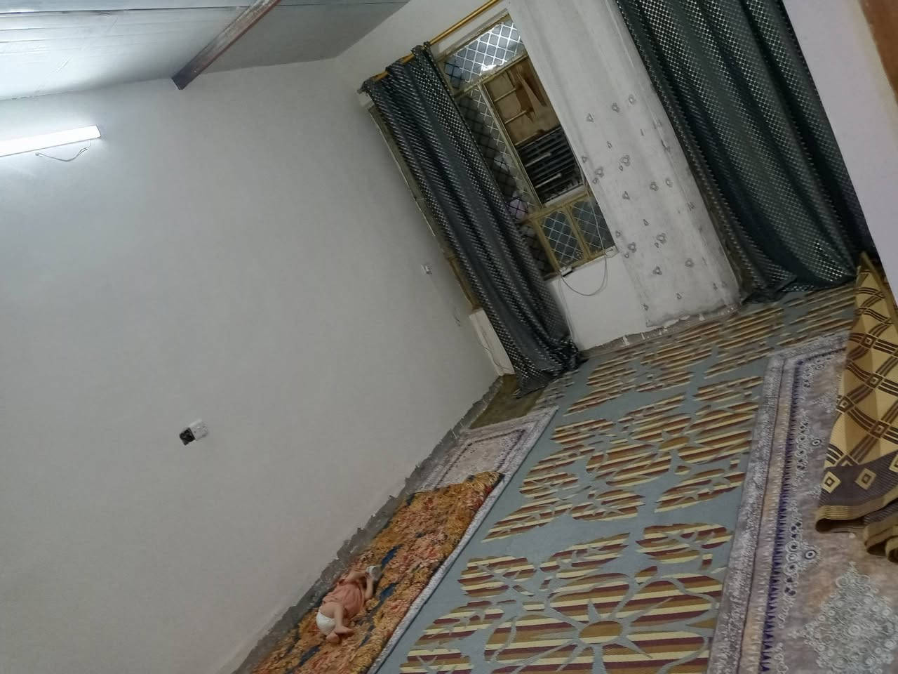 بيت للبيع ١٠٠متر زراعي قرار ١١٧سقف سندويج كاع صبه سعره ٤٠وبي مجال بسبط دور صحه ثانيه قريب لامانه *********** قطعه ١٠٠متر للبيع سعره ٢٠وبيه مجال بسبط ***********
