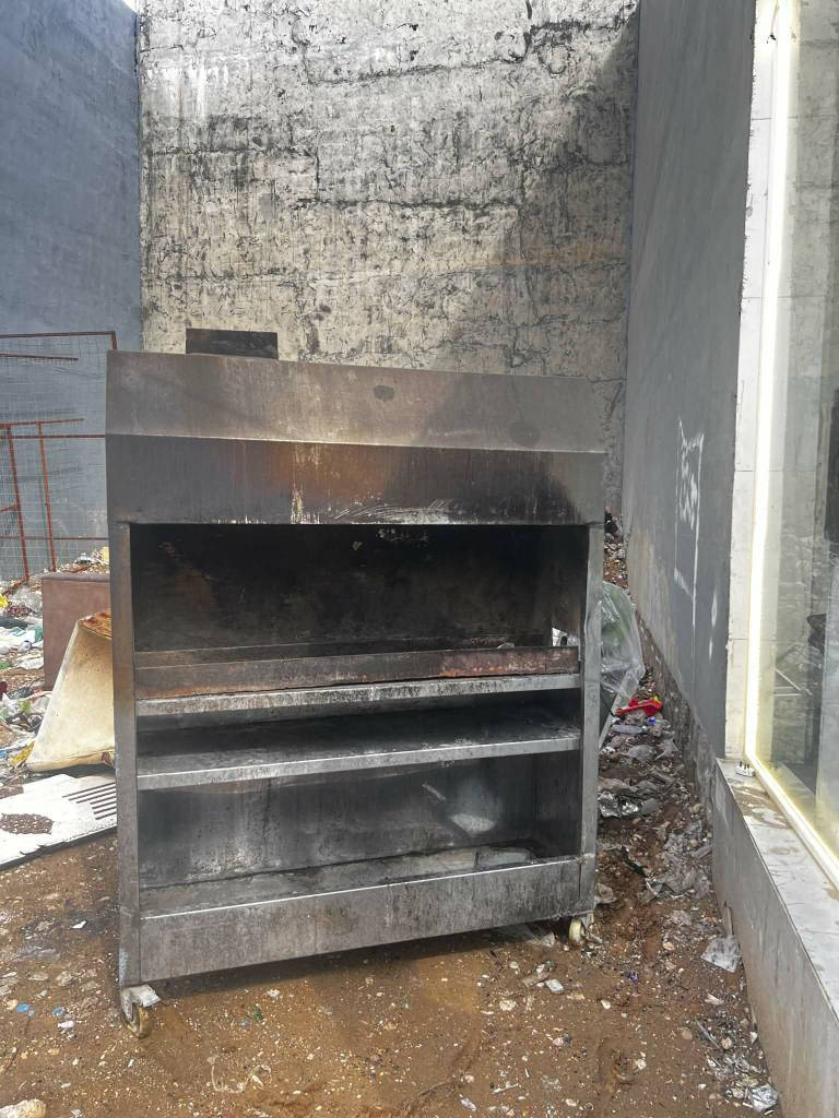 نرخي ئه م مه قه له ي كباب 4000هه زار و مه عمه له .شوين هه ولير *********** أربيل, العراق
