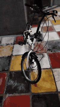 السلام عليكم بايسكل لل بيع السعر ٧٥ وبي مجال المكان حلة ***********
