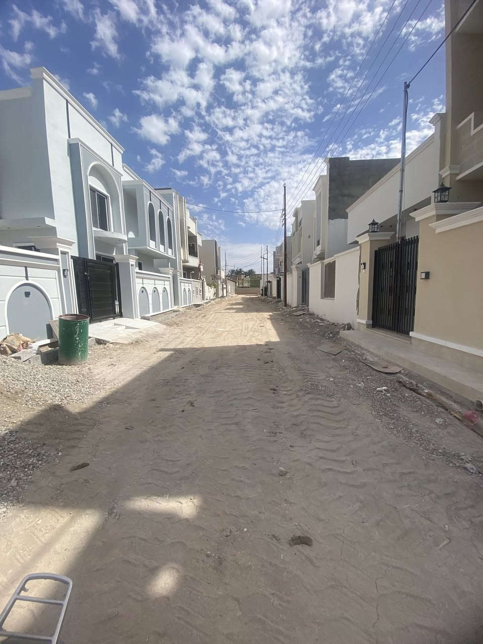 السلام عليكم
يوجد قطعه ارض طابو زراعي لبيع سند 25 في بعقوبه المركز 

شارع الفلاحه خلف معرض حزيره مساحته 200متر الوجه  10 متر ونزال 22 وجعب القطعه 8 ونص كامل الخدمات

للاستفسار اكثر والشارع عرضه 9 متر  الفرع مزدود ويمه بيوت مبنيه 

***********
