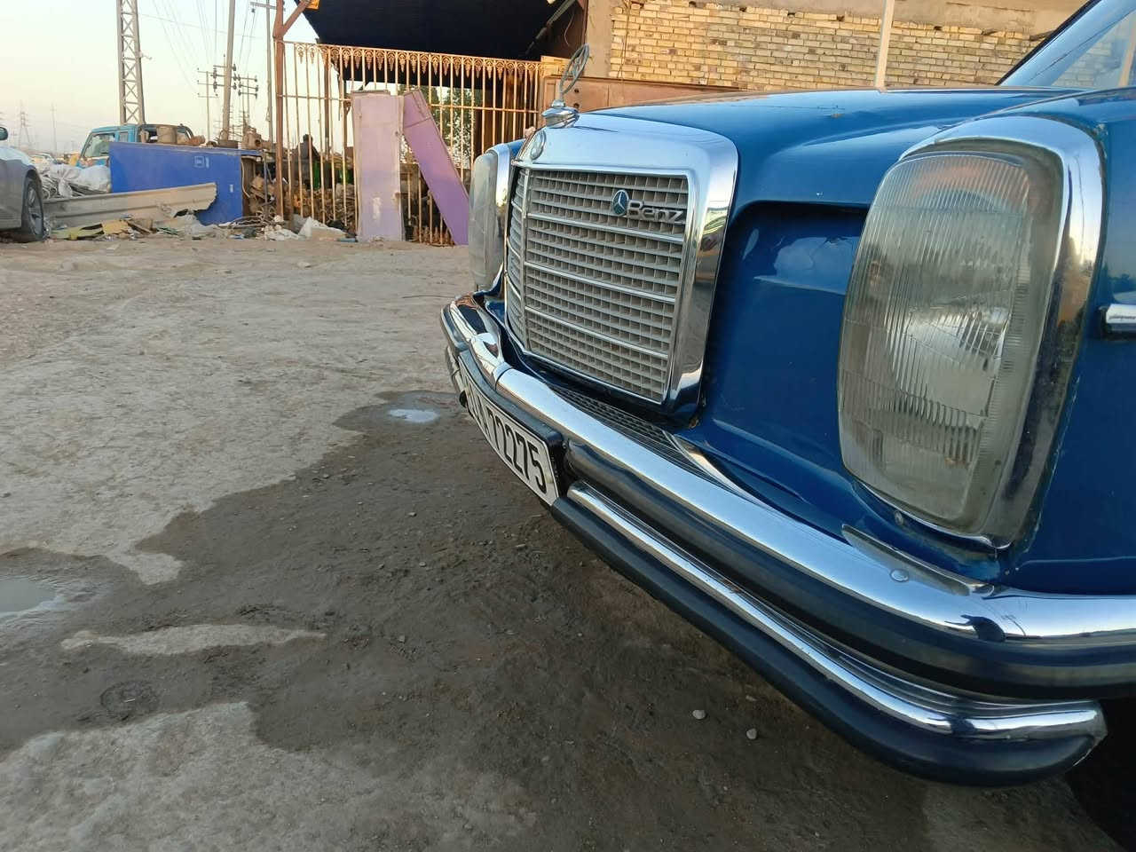 السلام عليكم  شباب
مارسدس لبيع موديل 1976

مكينه وكير بلاد كير عادي

رقم بغداد دولي شرط تحويل

سياره مصبوغه عام جماليه بدون ضربه

سياره مال جناي وبل عافيه عل ياخذهه

مكاني دوانيه شراي اتصال

***********.      ***********. السعر 55 وبيه مجال
