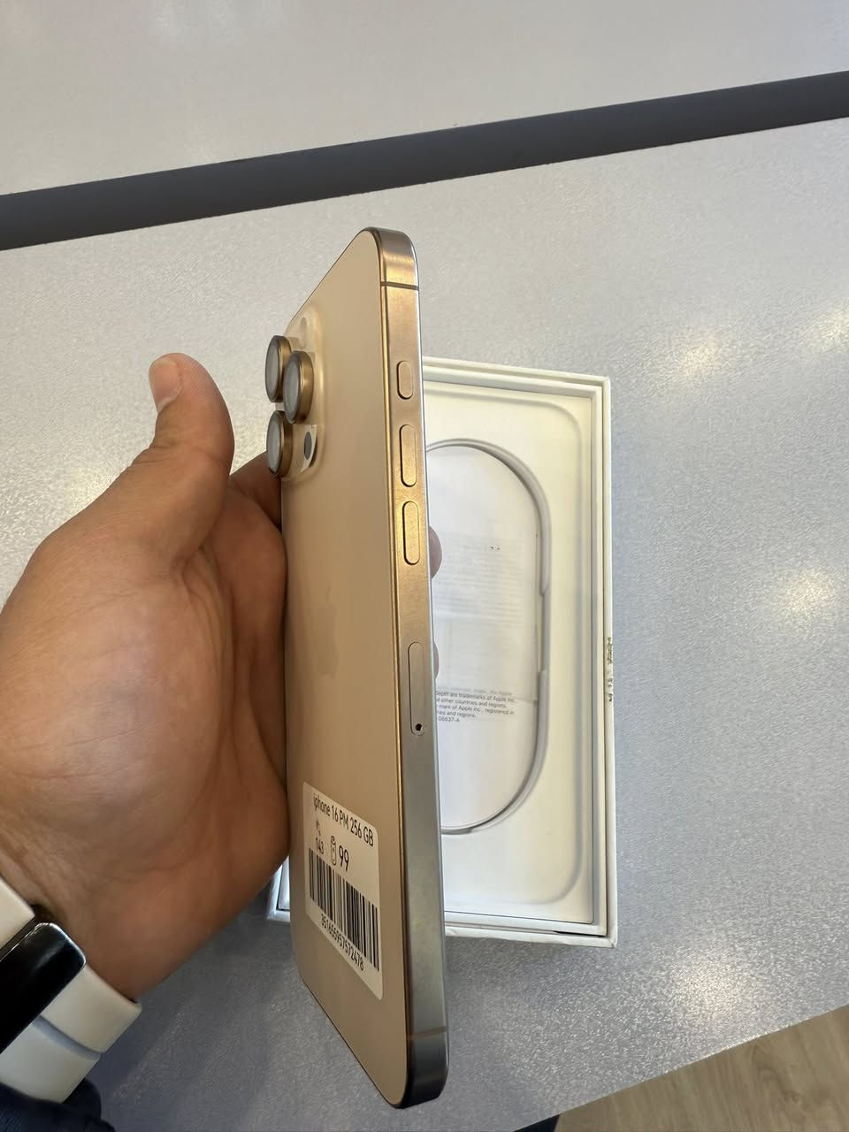 سلام عليكوم Iphone 16 Pro Max كولش نضيفه بطاريه 99 مشحون 143 الجهاز عربي ذاكره 256 الجهاز كولش نضيفه مبيهه شخط
سعره جوه السوك ابيعه 
بدون امراوس فقط بيع 
عنوان بغداد زيونه شارع ربيعي
***********  واتس اب 
السعر 1,300,000
قفل
شباب ما ابيعه 1,290,000
