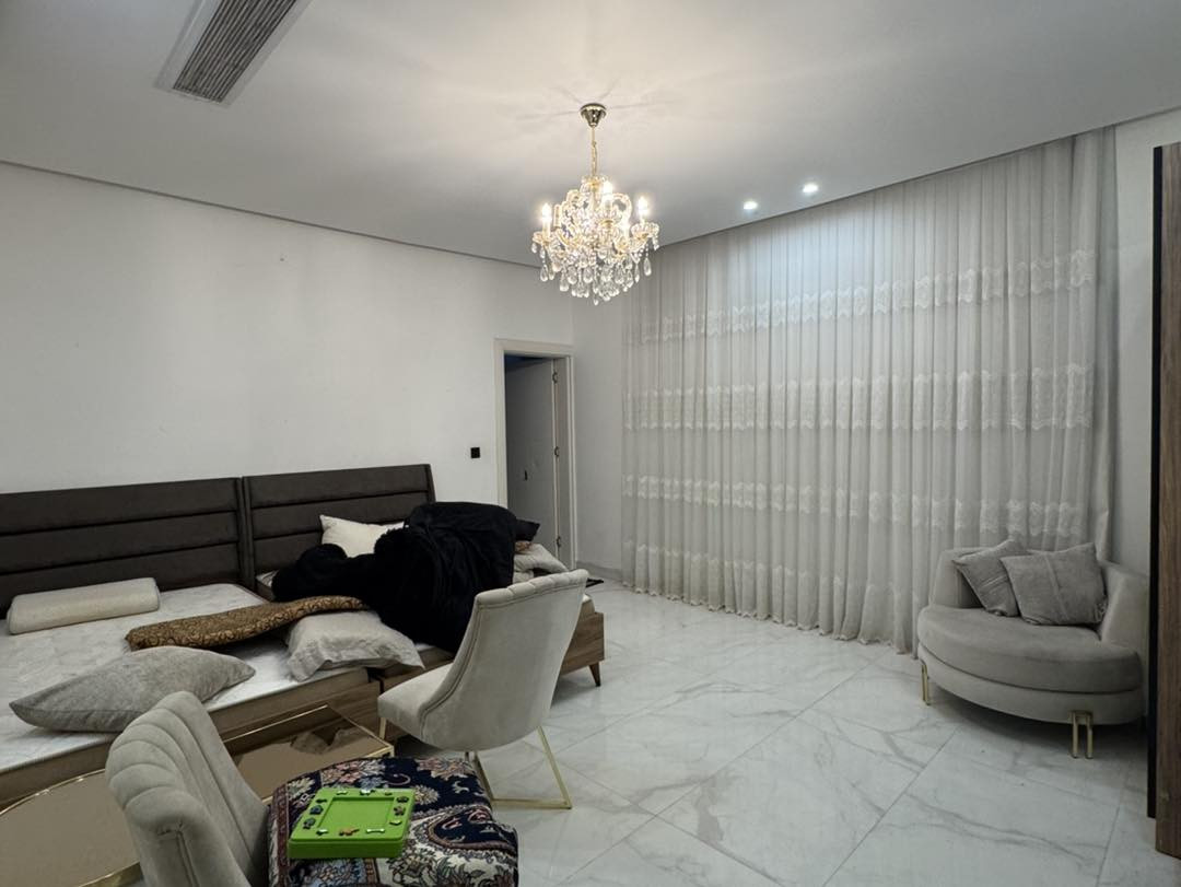 ڤیلای شاهانە  بۆ فرۆشتن، 
🏦 نموونە لە جوانی و فول VIP.
‏‎لە ریگای مەسیف بەرامبەر شیخ باز
‏‎🏡 رووبەری 1500 مەترە
‏‎🔹  کارەبای 24 سەعات هەیە

‎🔷 ئاوی سەربەخۆیە هەیە 
‏‎🏡 خانووی مەزرەعەکە پێکهاتووە لە:
‏‎🍽️ مەتبەخ
(5)ژووری نوستن
‏‎🛁 مشتملات‏
‏‎🛋️ هــــۆل
🏟️کامل ئەساسی مال تیدایە
‏‎🌊مسبع داخراوە. تیدایە  تبرید سارد و گەرم 
کامل فلتەر بۆ دانراوە
‏‎🌳 مواسفات vip 
🏝️حەدیقەی هەیە گراج سیارە هەیە

‏‎بۆ زانیاری زیاتر پەیوەندیمان پێوە بكەن . . . . 
‏‎‏
‏☎️ :*********** WhatsApp + Viber + Call
  _____________________________________
ئەزموونێكی پڕ لەمتمانە:: ‎✅ #_عەقارات_باغی_ئاژگە

‏‎ئەگەر هەرموڵکێکت خانوو_دووکان _مەزرەعە هەیەـــ بینێرە بۆ پەیجەکەمان ئێمەش بڵاوی ئەکەینەوە بە باشترین و جوانترین شێواز ریکلام بۆ مزرعە و ڤیلا بی بەرامبەر⁩
