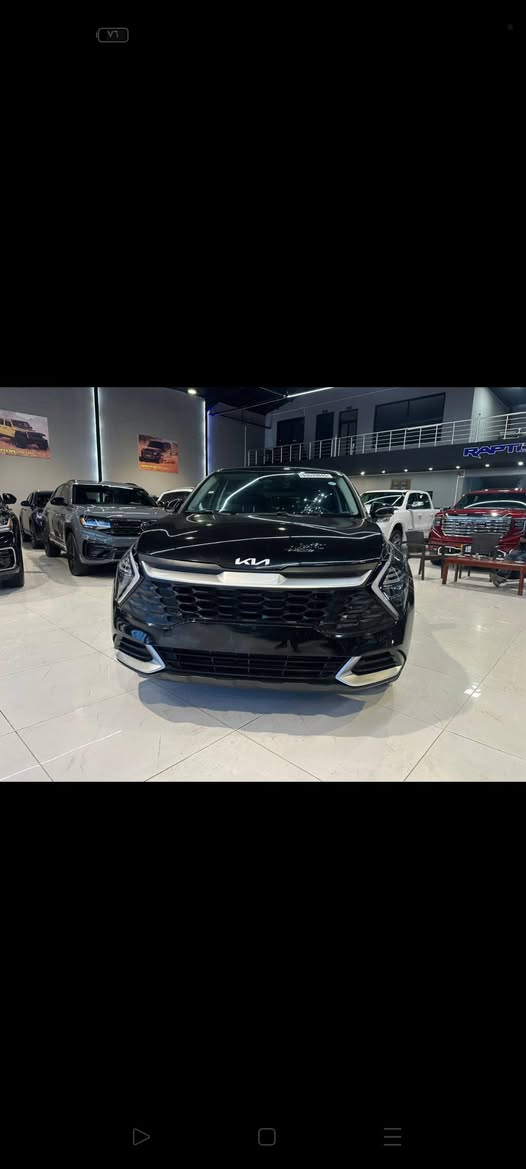 السلام عليكم عندي كيا سبورتج موديل 2024 لون اسود ماشية 32000مايل حادث باب مبدل  محرك 2500GDi رقم كاتي لسعر المطلوب 175$  قابل للتفاوض رقم الهاتف ***********
