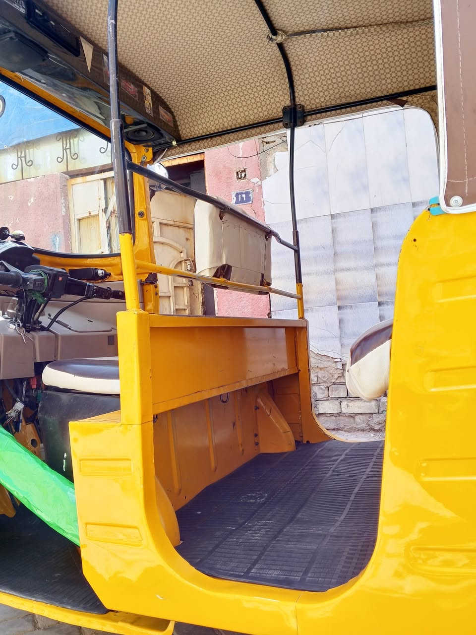 سلام عليكم تكتك للبيع موديل 18 رقم وسنويه تكتك جاهزة كبل الشارع الستفسار تصل ***********
