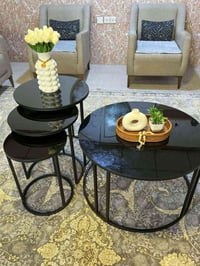 طاولة وكراسي • زجاج مخدوش • السليمانية