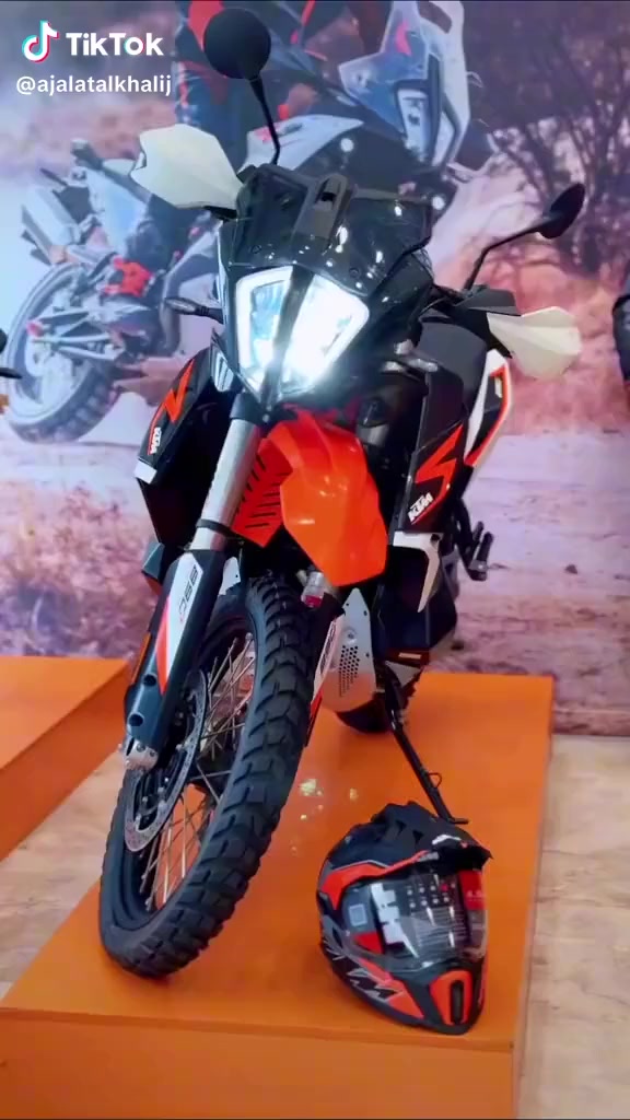 سلام عليكم الوحش النمساوي KTM890cc
اخر قطعه متوفره في الشركه عليها خصم قوي جدآ ومغري لعشاق الترحال لا ضيع الفرصه 
الاتصال على الأرقام تاليه 
***********
***********
#عجله الخليج
