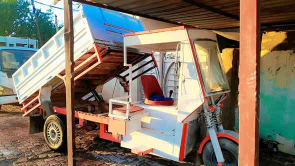 ستوته محرك بطه ثنين ونص فيفيتي
مكفول حموله 3 طن محوره كلاب تنسف 2 طن خدميه جدأ  ***********
