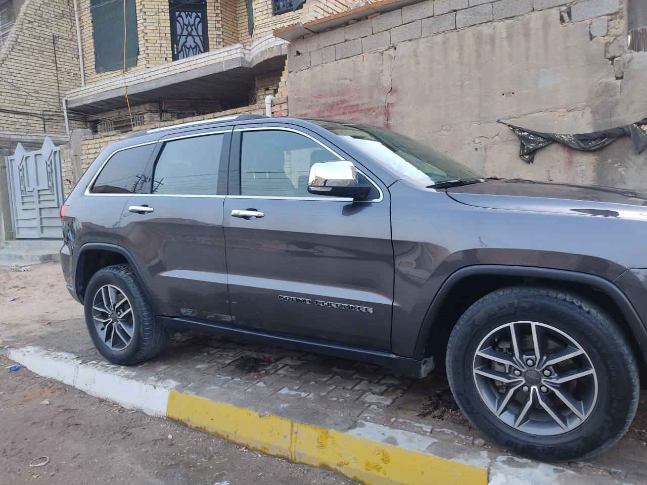 جيب كراند شيروكي لمتدد
السياره حادثها بنيد وجاملغ 
معروف المتدد فول 
فتحه سقف بصمه 
بصمه بيبان 
بصمه جنطه شاشه كبيره تحكمات
ستيرن رادار امامي جانبي خلفي 
مكينه 3600 وباقي المواصفات تعرفوها مال الفول لمتدد ماشيه 53 ميل
 رقم بغداد انكليزي استوني محولها السعر 250
وبيها مجال قليل مكان السياره كربلاء
***********
***********
الاتصال على الارقام او المراسله واتساب
