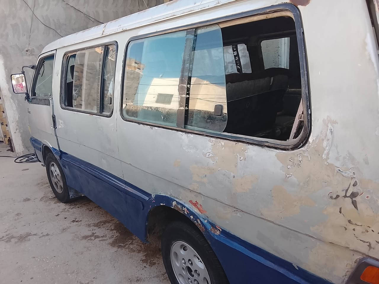 سلام عليكم كيا بستا موديل 94 شواصي نضيف مكينه بهي سعر 19وبيها مجل رقم تلفون ***********
