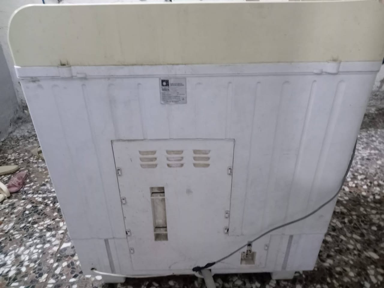 غساله للبيع حجم كبير سعره 70مراسله عالوتساب فقط***********
