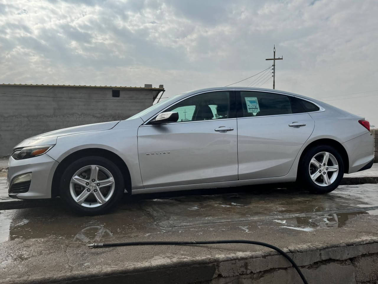 السلام عليكم
ماليبو للبيع موديل 21 معوقين 27اصير حره رقم بصره 
مكينه كير خير من الله مبدل بيه جاملغ وبنيد سياره جاهزه وحلوه 
العنوان البصره المعقل قرب كلية شط العرب 
السعر 110 
***********
