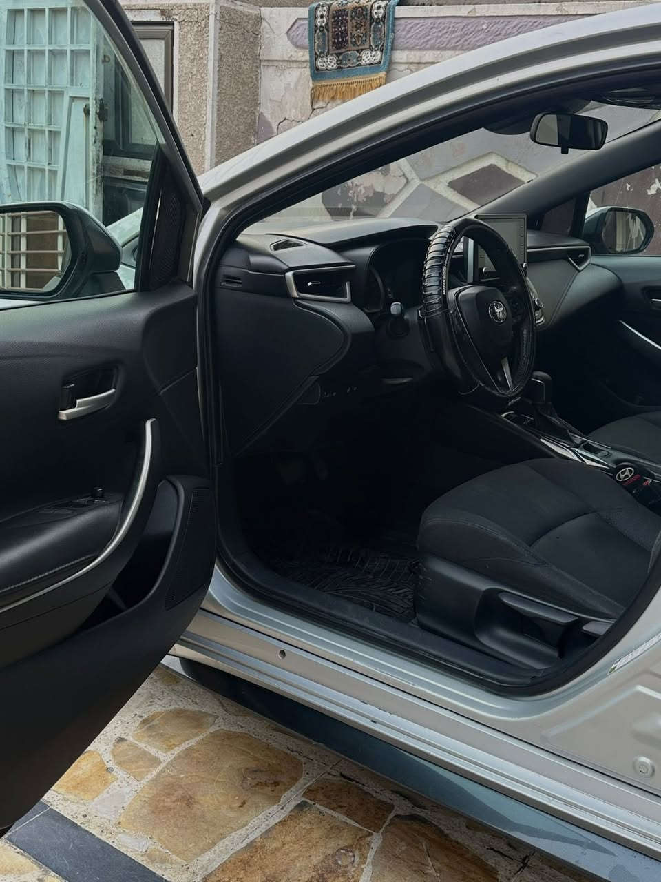 السلام عليكم 
كورلا ٢٠٢٠ 
امريكي SE فوول 
محرك 2000
يصمة 
فتحة 
شحن واير لس
كشنات تدفئة 
رادار امامي
رادار جوانب
بكلايت لد
وباقي المواصفات المعروفة
ايرباك ستيرن طاك
جاملغ ايسر صبغ و نص البنيد 
السعر ١٣٥ وبيها بسيط 
للاستفسار ***********
