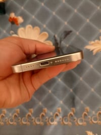 15برو ماكس ذاكره 256 بطاريه 86 عربي شرق اوسط مبدل شاشه اصليه ومبدل ضهر...