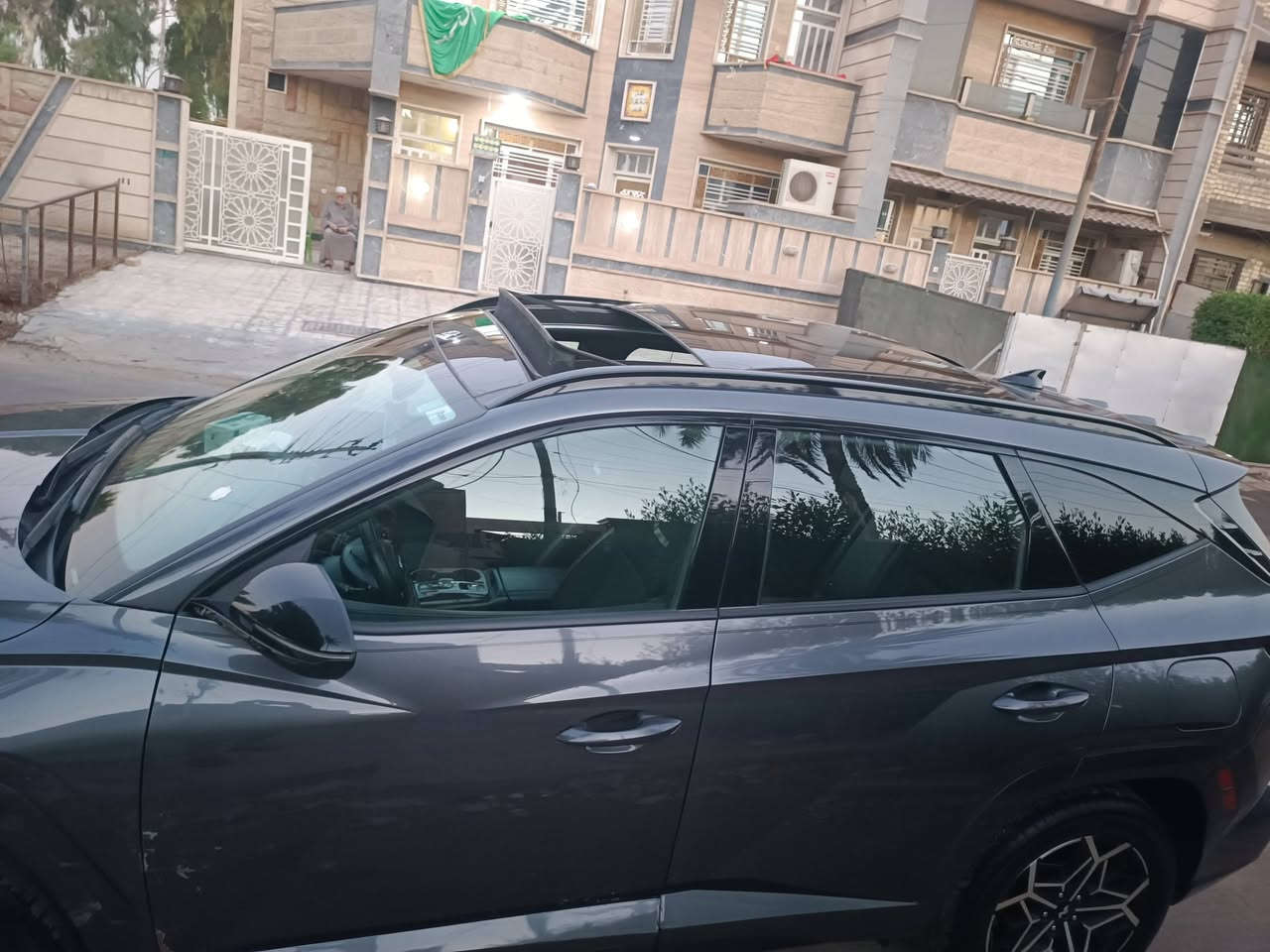 سلام عليكم توكسان موديل24امريكي هايبرد فئةNحادثها جامرلغ امامي الجهه اليسرى مبدل بلادي وشويه باب سايق بارد فول بنوراما للاستفسار ***********
