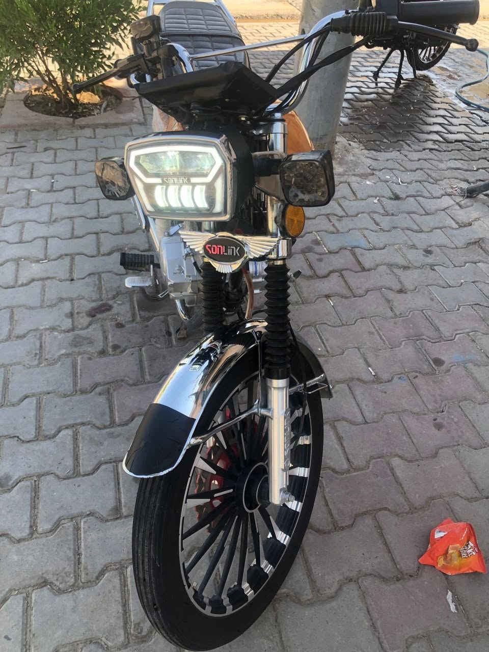 سلام عليكم ماطور سونك للبيع موديل٢٥ محرك ١٥٠ماطور نضيف مابي اي نقص غير بس الشاشه مكسوره مثل ماموضح امامكم النضافه العنوان صلاح الدين بيجي حي العصري ***********
