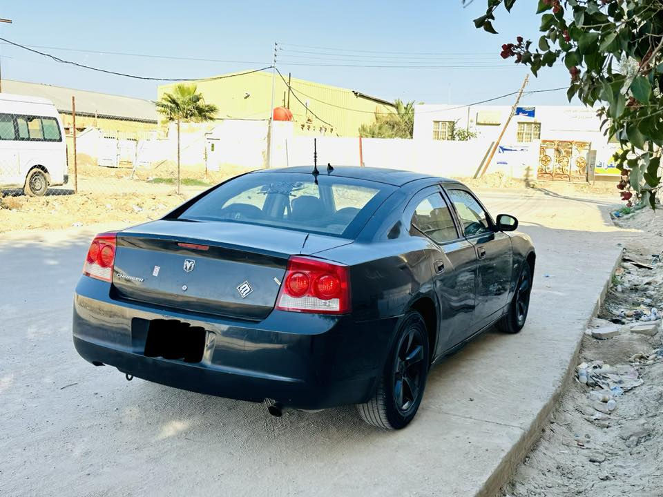 السلام عليكم جارجر 2010 متومه رقم وسنويه نكليزي سنويه 29 مكينه وكير 3500 مكفولات حداده تايرات كهربائيات شغاله رقم موبايل ***********
