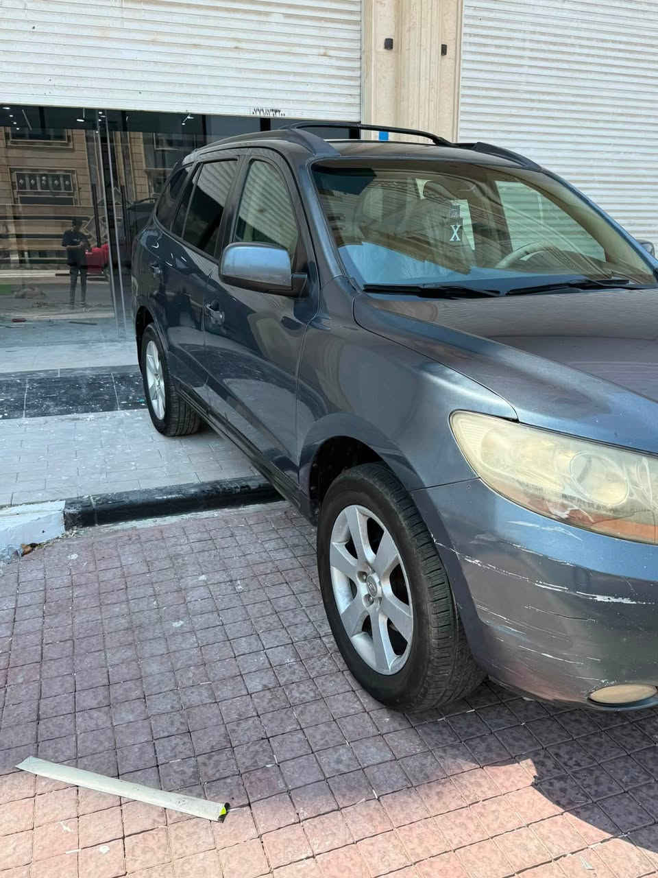 هيونداي سنتافيا للبيع 2009
السلام عليكم 
سنتافيا 2009 للبيع 
السيارة وارد امريكي 6V سلندر 3.3 
السيارة لمتد اعلى مواصفات 
فتحة 
كشنات جلد وكهرباء 
غرفتها جديدة 
7 راكب 
مكينة وكير كفالة 
شاشة وسطية( تلفزيون ) بين مقعد الراكب والمقعد الثاني 
حدادية وتخم تاير جديد 
السيارة بيها صبغ قطع بس ابيعلك حزام  وضربتها من امريكا بالمنشور 
السيارة من ال2009 لهسة على ايد وحدة و ومالك واحد يعني احنا ستوردناها ولهسة عدنا 
رقم بصرة رباعي بأسمي تحويل ثاني يوم وسنوية ما منتهية 
السعر 113 وبيها مجال بسيط 
العنوان البصرة الموفقية 
رقم الهاتف ***********
