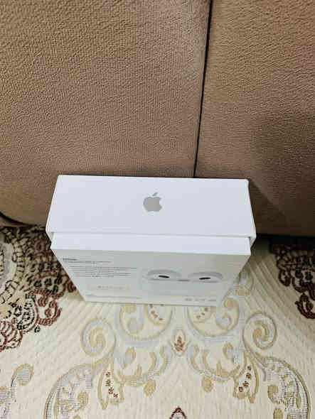 سماعات ابل للبيع جيل الثالث استعمال قليل 
***********
