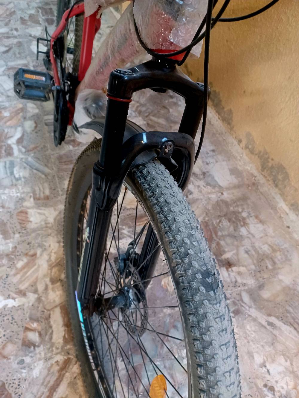 ​باسكل جبلي شاهين Shaheen حجم 26 جديد بنايلونه والبريكات ديسك بلاد السعر 135 ألف قفل قفل (بدون احراج)مكاني كربلاء حي العباس هذا رقمي ***********