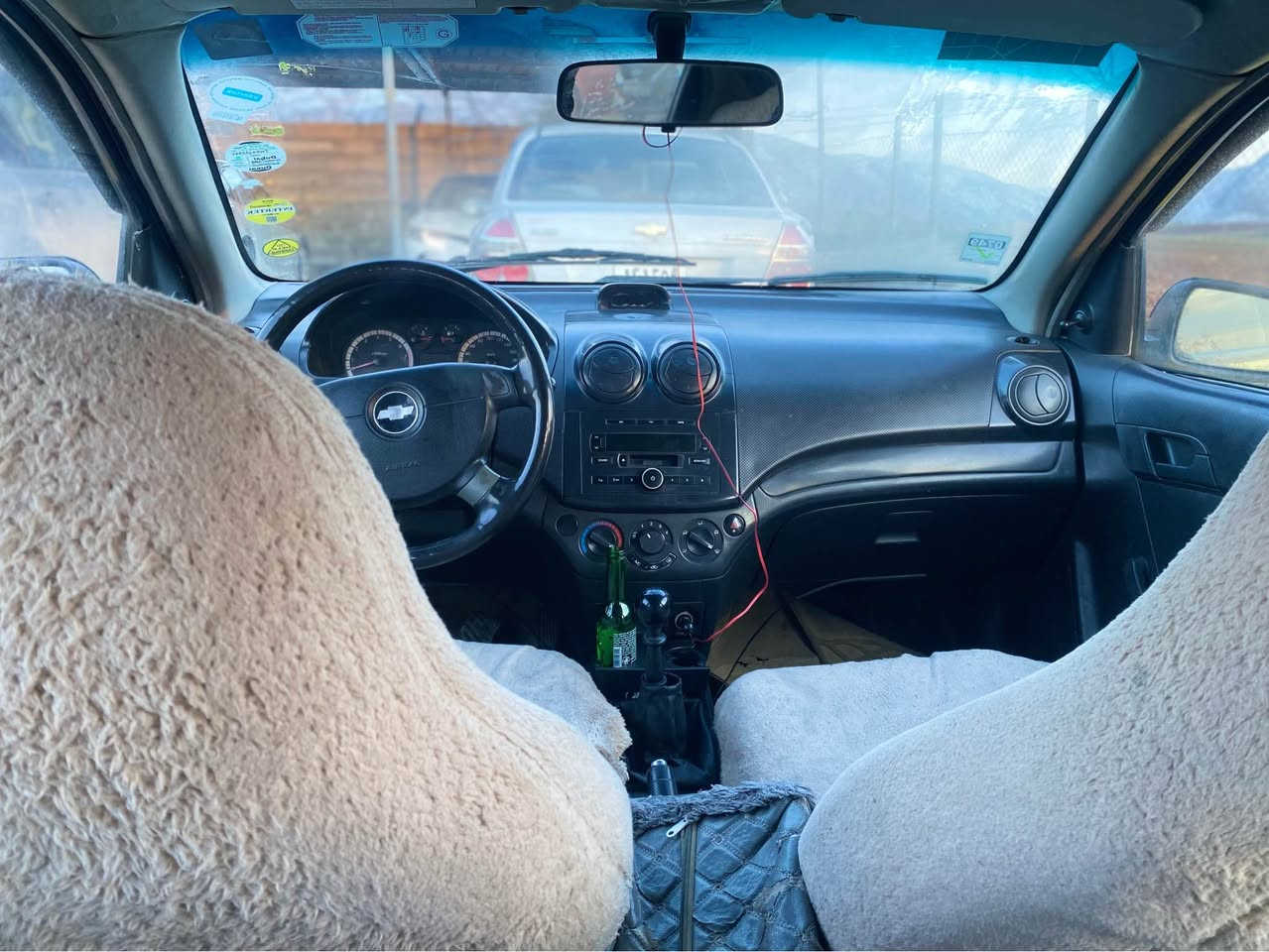 أڤیۆ مودیل ٢٠٠٩ گێر عادی مەکینە گەورە سەنەوی پلاستیک  ئەولیات بە شەرت 
بێ دەعمو لئدراو پشت و پێش کەپس گێرو مەکینە بە شەرت تەقەو رەقە هەموی مەزبوتە 
چوار تایەی نوێی لە بنە 
سحری ٣٢ وەرەقە و مەجالێکی کەم 
ژم ***********
*********** شقلاوة, أربيل
