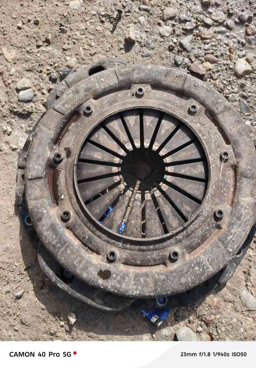 سلام عليكم محرك كروسيده البيع كايم ينقص شغال كلشي مابي ابيعلك هل موجود كامل هوه وتفرعاته حته فنديشن وياهه سعر ٤٠٠ ألف مكاني ديالى ***********
