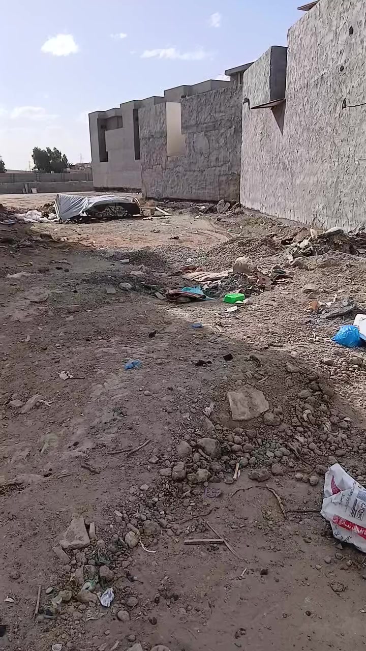 بسم الله وعلى بركة الله
قطعة ارض سكنية طابو زراعي سند 25 بموقع جغرافي مميز
على طريق الفلوجة الشمالي الحولي
تبعد عن الطريق العام 200 متر 
المساحة ٢٥٠ مع اضافة ٤٠ متر بدكونية بمساحة كلية 290 متر
للاستفسار الاتصال بالرقم
(  ***********  )
