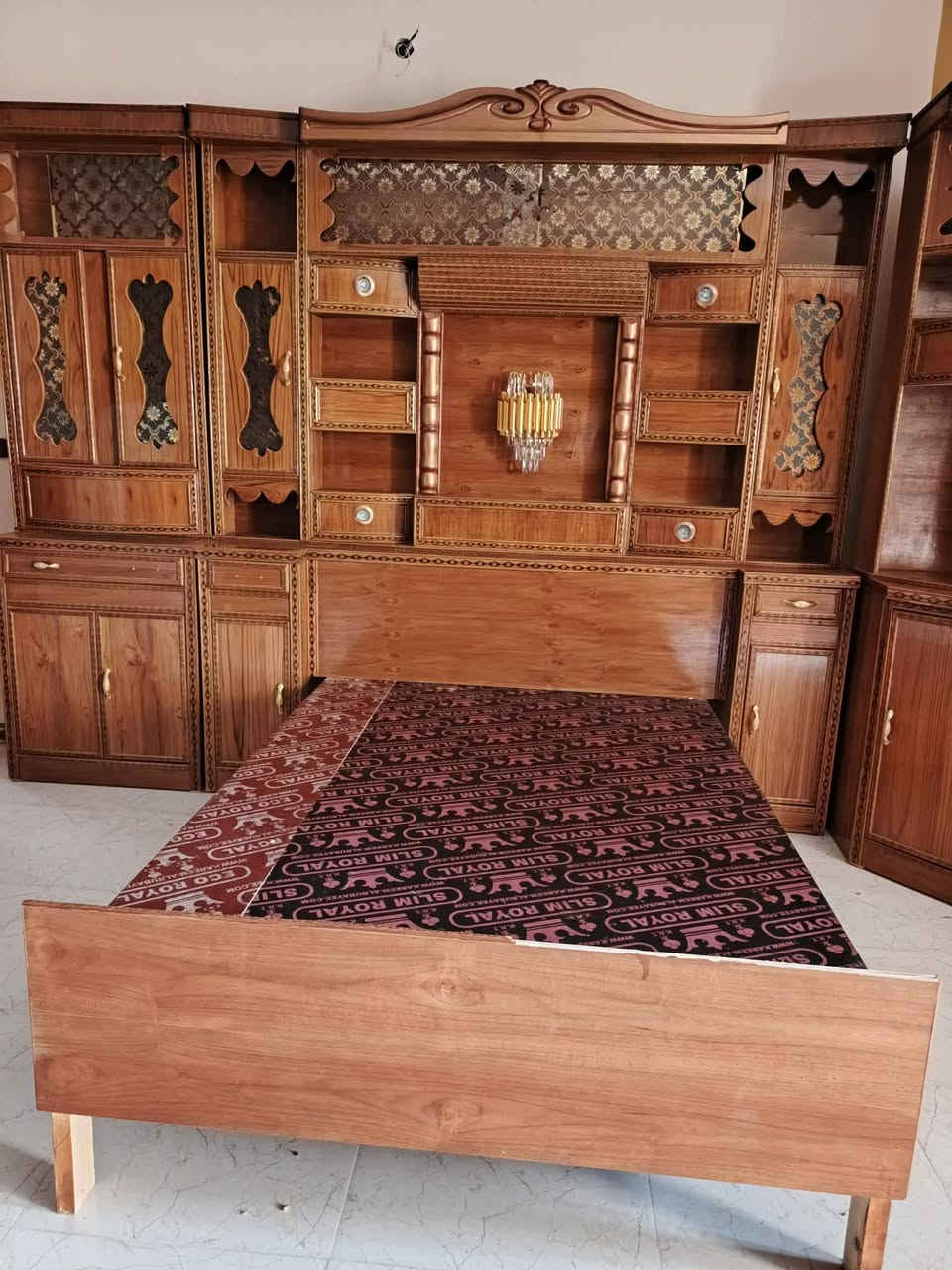 غرفة خشاب للبيع
جديدة ما مستخدمه
٥ قطع - عراقي
نضافة ١٠٠%
الموقع : عامرية الفلوجة 
***********
