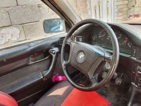 سلام عليكم مرخصت صاحب الكروب للبيع بي ام دبليو
حجم 525 موديل 1991 رقم وسنويه وهزه جدد بسمي شخصين رقم 20دياله 
صبغ وسمكره جديده تخم ويل جديد تخم تاير جديد سلف داينمو نوزلات جدد 
كير عادي جديد حاويه مكينه 520حاويه توني شاده جديده كهربايات شغاله 
عوزه ترتيب بل غرفه بسيط 
عنواني بغداد النهروان السعر 45ورقه
***********
