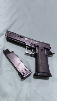 مسدس حديد • وزن ثقيل • شكل حقيقي