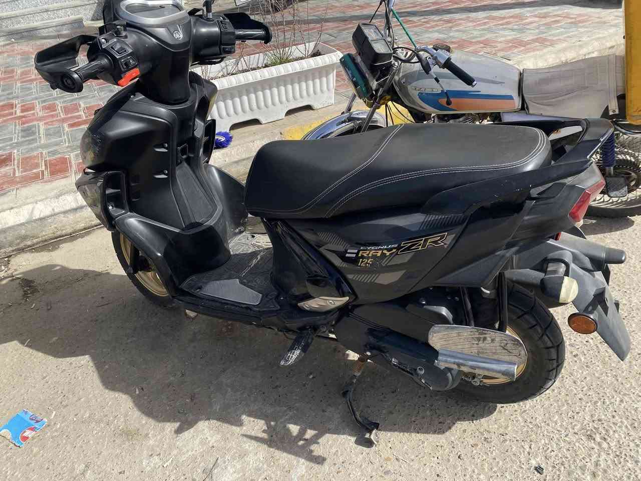 zrمديل 2023 اوراق جنوبية اصولي سعرها مليون و950 مكلف بنشر شراي اتصل *********** مو شراي لا تعبني يروحي
