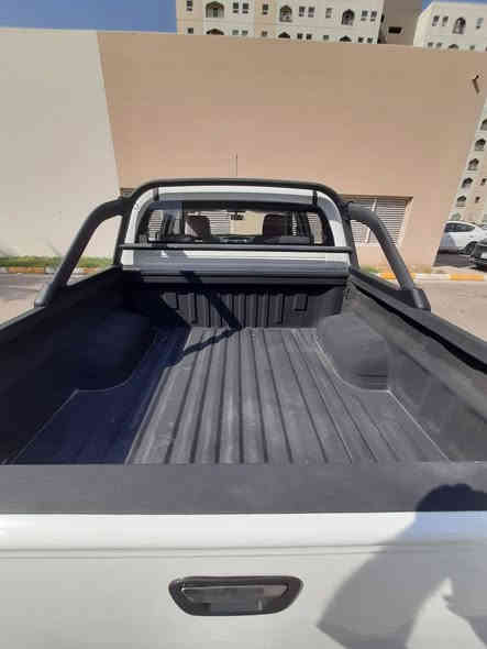 السلام عليكم ورحمه الله وبركاته فتون موديل 2020مكينه ياباني مسيوبوشي2400على وضع الشركة حره تحويل مباشر رقم دولي جديد سنويه 2030 امصفره من كلشي تبريد بصمه تشغيل كامله وجاهزه بيع او امراوس***********حسب القناعه وبالخدمه سعرهااا(120)
