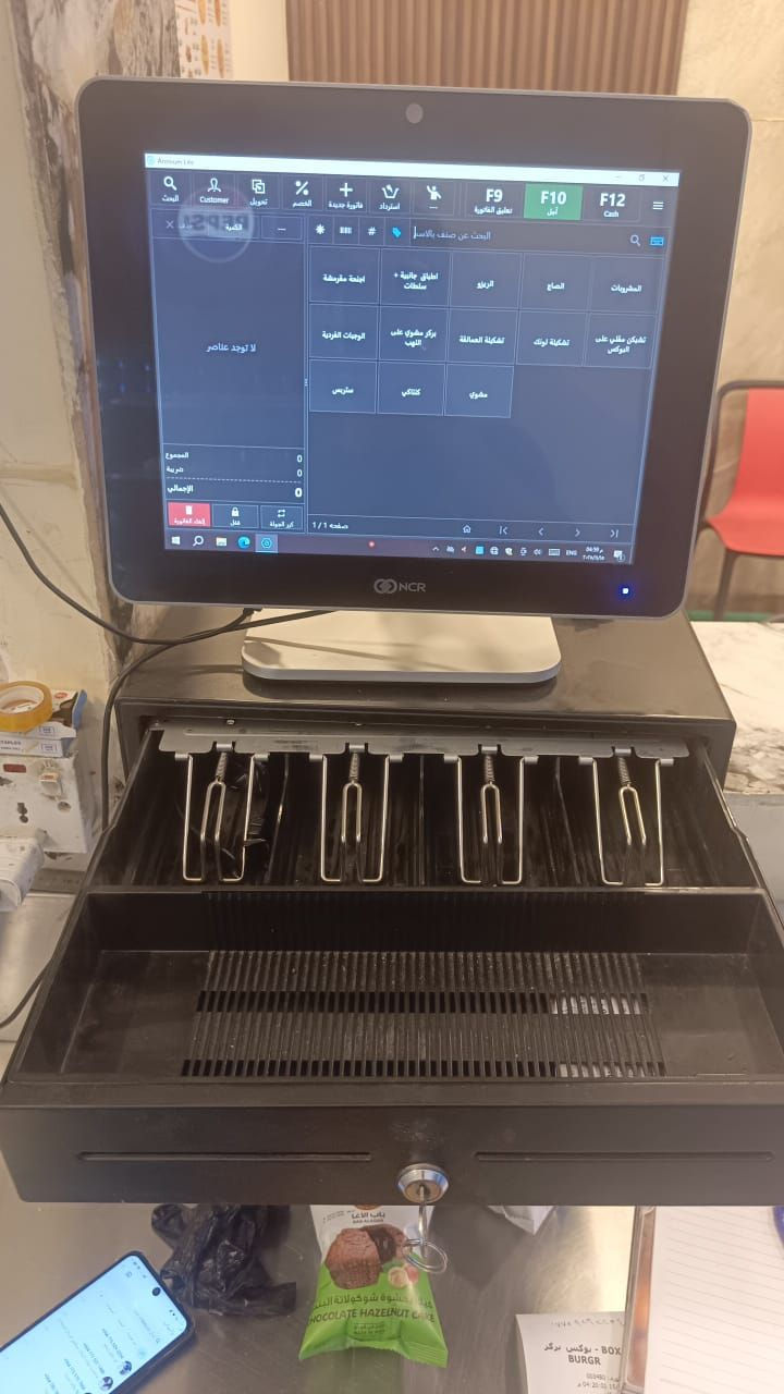 السلام عليكم كاشير للبيع نضيف أمريكي وبرنامج يورانيوم الإداره المبيعات

طابعه حراري كبير
جرار نقود
يوبي اس مكزيما كبير
***********
