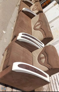 تخم • ١٠ مقاعد • الشعب