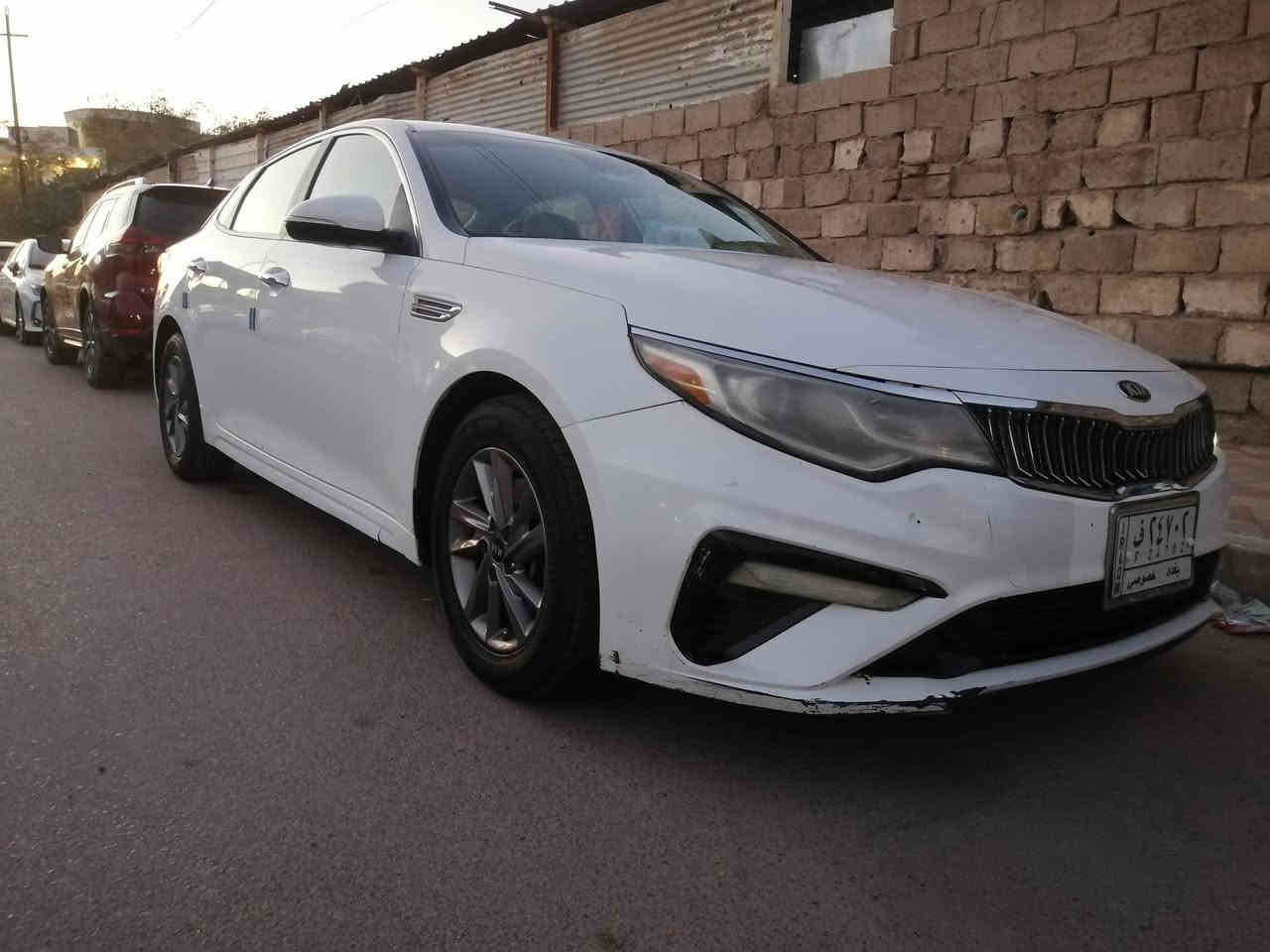 السلام عليكم
كيا اوبتما 2020 وارد امريكي بدون حادث
ماشيه 107 حقيقي
حجم المحرك 2,400 GDI مفتوح كازكيت  فقط
رقم بغداد 
مواصفات ماعدا الفتحة والبصمة
شاشه كبيره تدعم كار بلي
زنون + ليد نهاري
كاميرا خلفيه متحركة
حساسات خلفيه
اشاير بالمري
رادار جانبي وخلفي
وضعيات قيادة رياضي واقتصادي واعتيادي
تحكم ستيرن كامل
مثبت سرعه
تحديد مسار
مانع ازلاق
السعر 157وبيها مجال
الانبارــــــــ الحبانية ــــــ حصيبة الشرقية 
هاتف ***********
