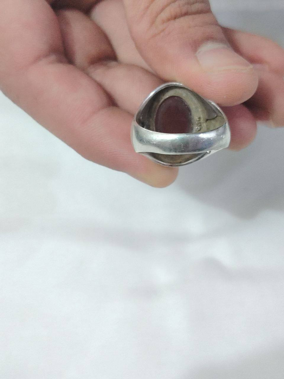 عقيق يماني مختوم 925 فضه
السعر 50 وبي مجال قليل
***********
