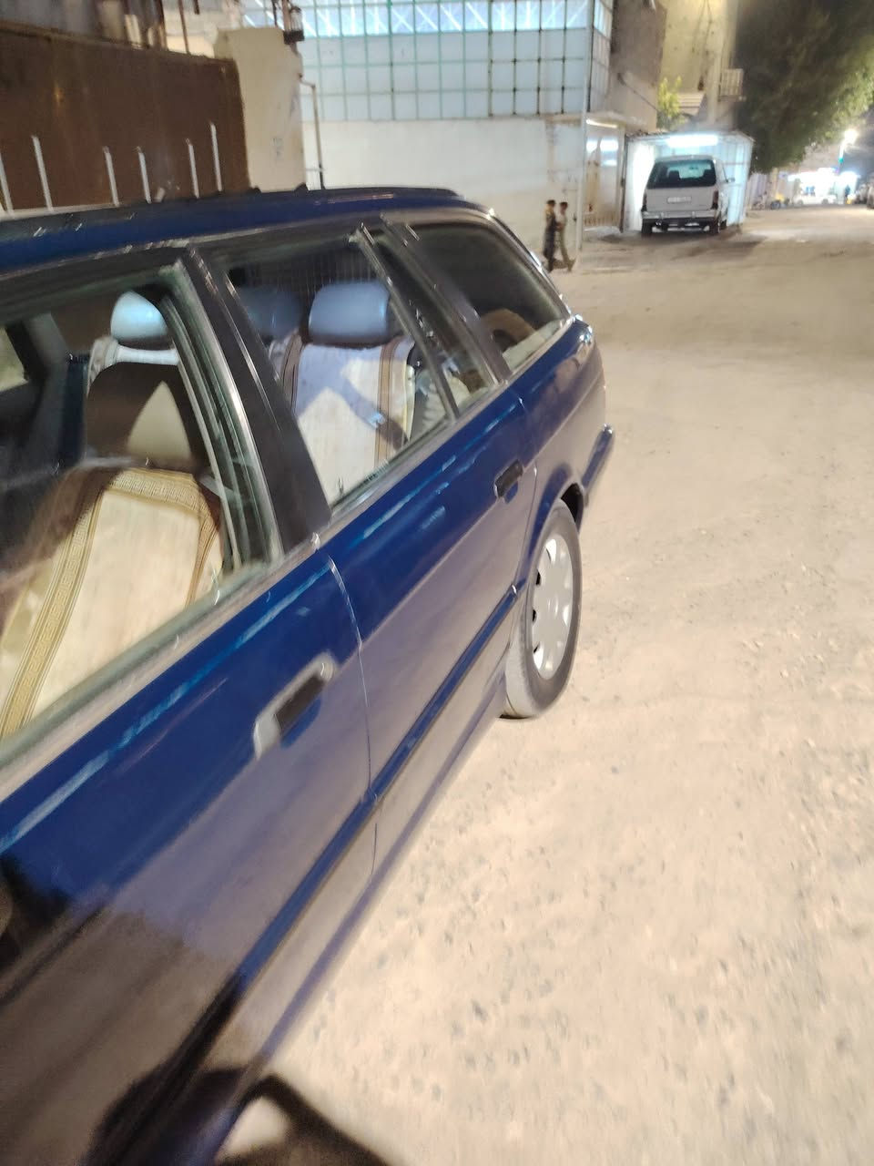 BMW 525i سياره مابيه ضرر مامصبوغه فقط الي موضح بصوره طخم جديد داخل نضيف طخم تايت جدد عنوان موصل سعر 55 وبيها مجال بسيط***********
