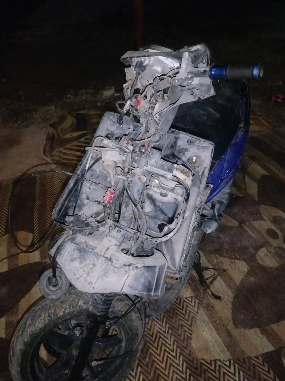 السلام عليكم سكنس فحل دراجه بجمه موجود وبيه بوشه ٥٨ ونص ومعدل مكينه شي بسيط وبيه صالنصه رياضي ولكفراته نظيفه مرتبه ودراجه مكينه ناعمه بس طفت عندي وشوي مامتفرغله وبيه اتوقع كويل وبلك ولمكينه مقبطه عل ايدينه مابيه اي نقص كهربائيات شغاله بس دشبول عوزه تصليح الدراجه ابيع كوم حديد هل موجود ب٣٥٠ وبيه مجال واني خادم *********** بي وتساب او تفضل خاص
