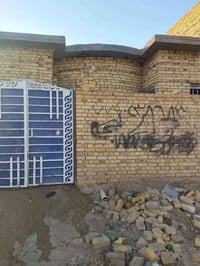بيت ميه متر زراعي سند 25 غرفتين وستقبال ومطبخ وصاله ماي ومجاري وكهرباء...