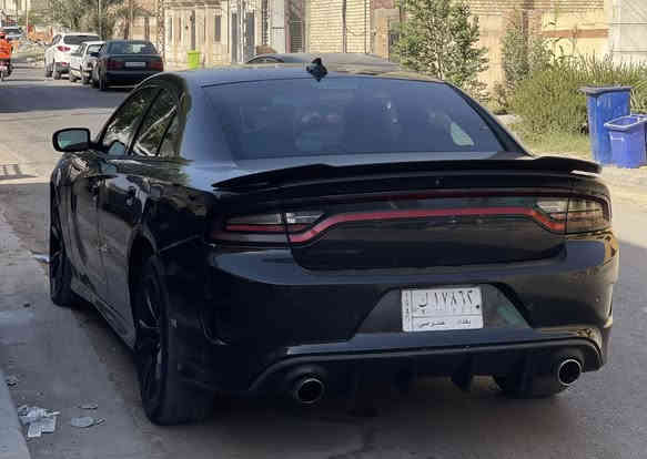 السلام عليكم 
دوج تشارجر 2017 امريكي بلاك توب 
السيارة فئة بلاك توب 
مواصفاتة 
كشنات جلد تدفئة تبريد 
ستيرن تدفئة 
كشنات خلفية تدفئة 
كشنات ثنين كهرباء 
خزن كشن ميموري 
حساسات خلفية 
لايتات زراعة جديدة 
سماعات بيتس 
السيارة بيها جاملغ مبدل نفس اللون وبنيد مبدل ومصبوغ 
سيارة جاهزة من كلشي 
بيها طخة بلباب العس السايق ترجع بارد ممبينة قليل كلش 
ماشية 95 الف مايل 
بغداد مشروع وطني باسمي 
السعر 188   وبيها مجال بسيط 
مكان السيارة المنصور 
***********
