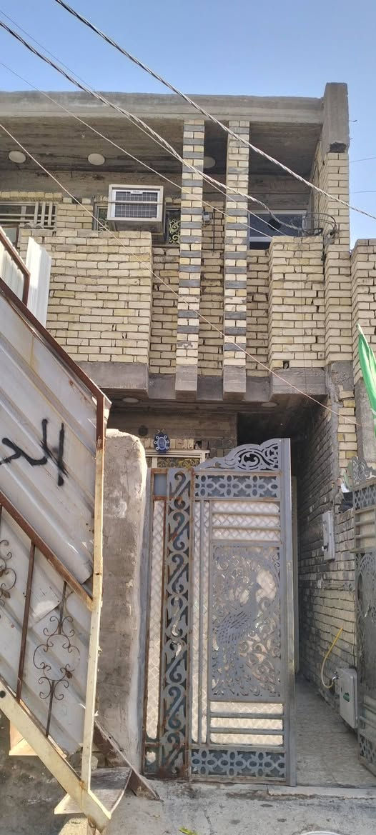 بيت 100 متر في منطقة الرئاسة. العبيدي خلف  دائره الكهرباء  بيت كامل وبي مشتمل فوك قرب شارع  عشرين  للتصل ع رقم ‏‪0771 770 1846‬‏ واتساب هم متواجد
