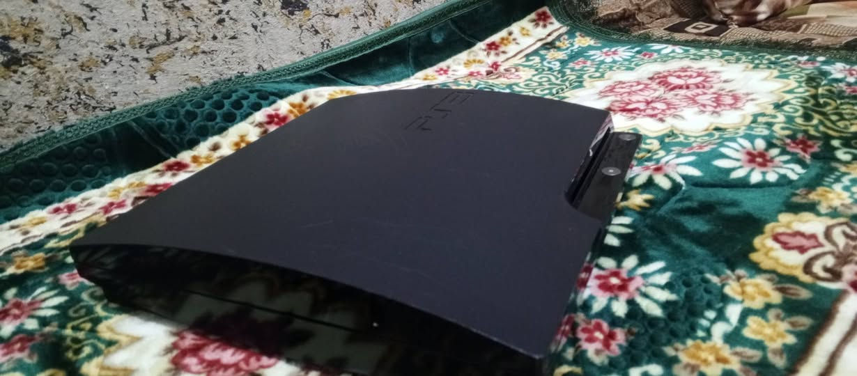 السلاعليكم بلي3سلم وفات مع يوبي اس كاملات ملحقات مع كيبل انترنيت  مستعجل علة بيعتهن كلهن 165بيهن مجال الرقم ***********
