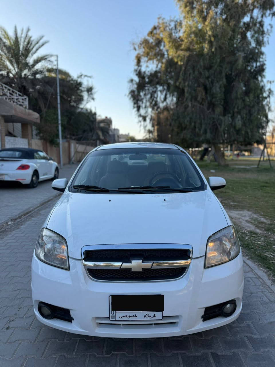 السلام عليكم... 
شوفرليت افيو مديل2011
1600 خليجي اوتماتيك 
الي يدور جديد ونظيف 
سيارة مال جناي وما متعوبة 
استلام شركه 
سيارة كفالة 
محرك كير جديد جدا نضيف ومكفول
تخم تاير كهربائيات بلادي 
   على وضع شركة 
ملاحظة بسيطة بيها طخه باب سايق وصبغته فقط  
سيارة نظيفة احلا من الصورة بالعافية على الي ياخذها رقم كربلاء تحويل مباشر مكاني كربلاء 
للاستفسار ***********
