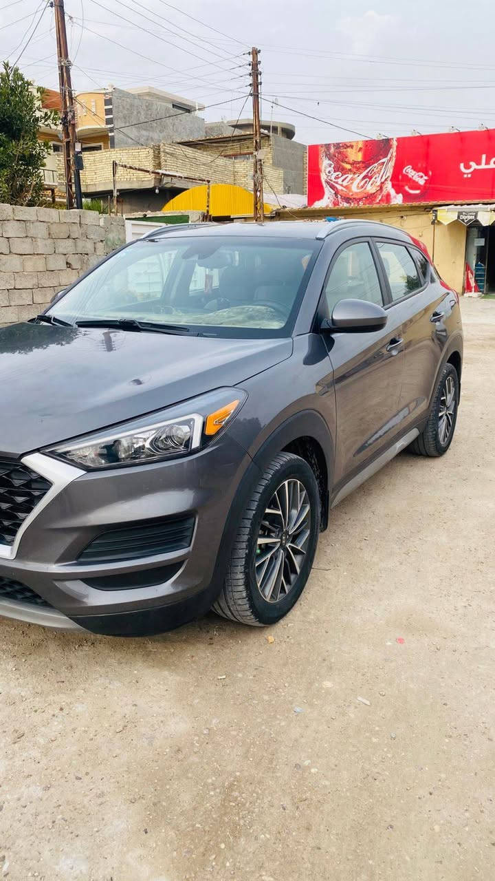 توسان ٢١ امريكي حادث بسيط شبر بل بنيد مثل ما موضح بل صور الحادث مرفقه  محرك جي دي اي
فول مواصفات بصمه رادار خلفي وامامي 
مكفوله من الصبغ واي تبديل
سياره مامتعوبه  نضيفه كلش 
رقم بغداد بااسمي كبل تحويل مباشر سنويه جديدج
مكاني بغداد ابوغريب متواجد بااي واقت اتصل  *********** العسر  ١٧٥
