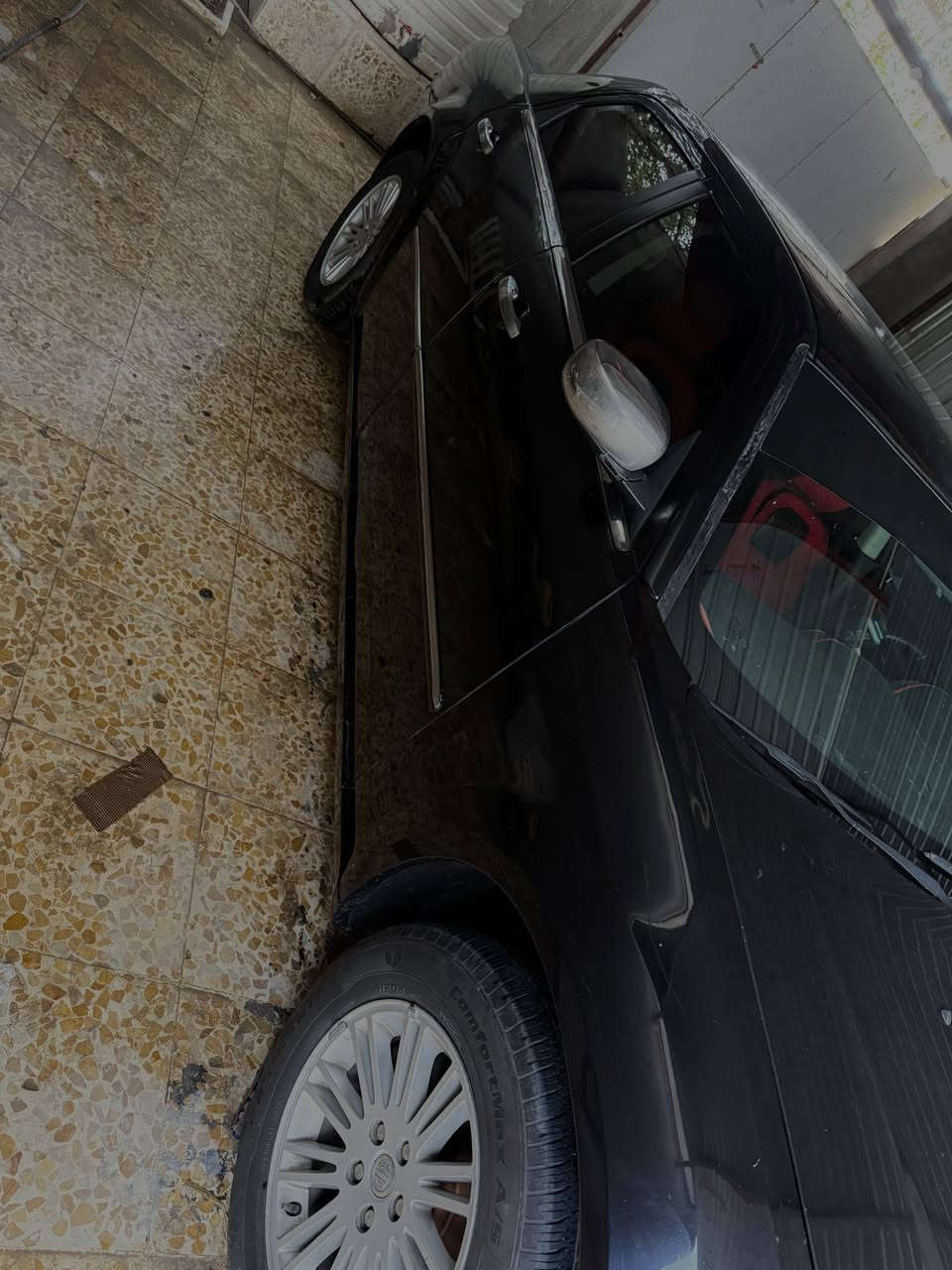 السلام عليكم 
اوباما 2010 
بيها بارد شبر بخشم الجاملغ الامامي الايسر 
ورشه جراد بالمدكر الخلفي الأيمن فقط 
الباقي كفاله 
ماشيه 180 تقريبا 
باسمي السياره 
كير 
مكينه 3500 
زنون ناصي ليموني
زنون عالي ثلجي
تبريد تدفئه حداده تخم تاير 
كامله 
البصره الزبير 
***********
135 وبيها مجال
