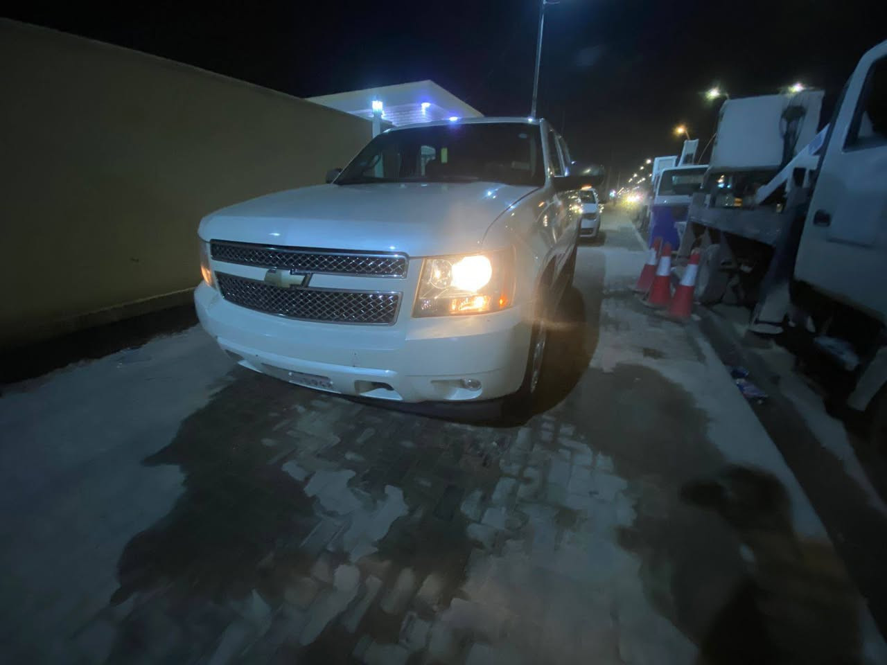 سلام وعليكم تاهو مديل 2011 خليجي LTZ  لسيارة كفالة من كصة وضربة وتبديل وصبغ السيارة متومة كاملة مابيها اي نقص بيع او مراوس العنوان بصرة قضاء شط العرب رقم الهاتف  ***********
