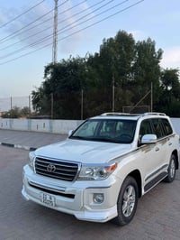 لاندكروزر GXR • ٦ سلندر • ٢٠١٤